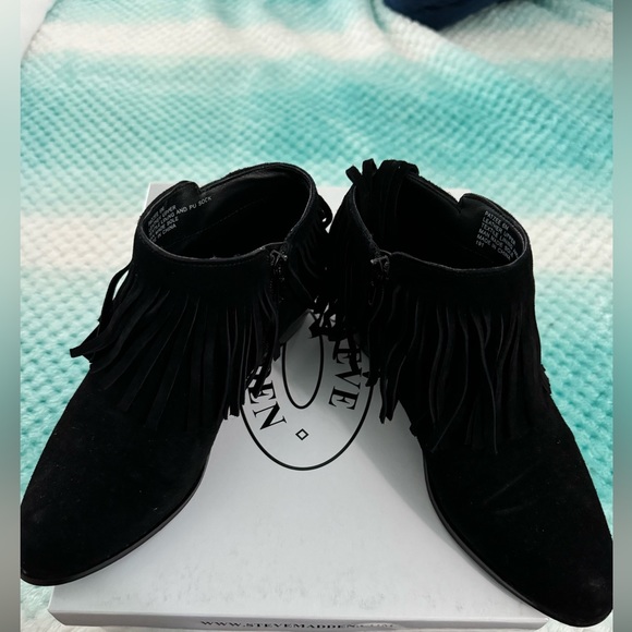 Steve Madden Patzee Black Suede Booties - size 6 - Picture 1 of 5